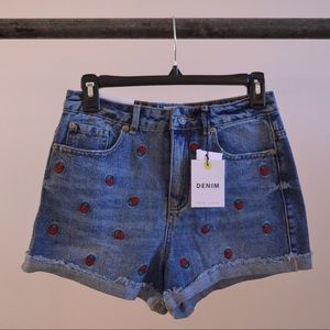 Brand new embroidered shorts 🍓